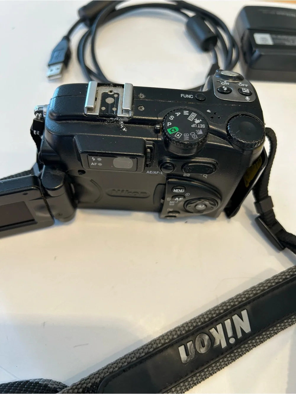 Nikon Coolpix 5400 - Untested - Read